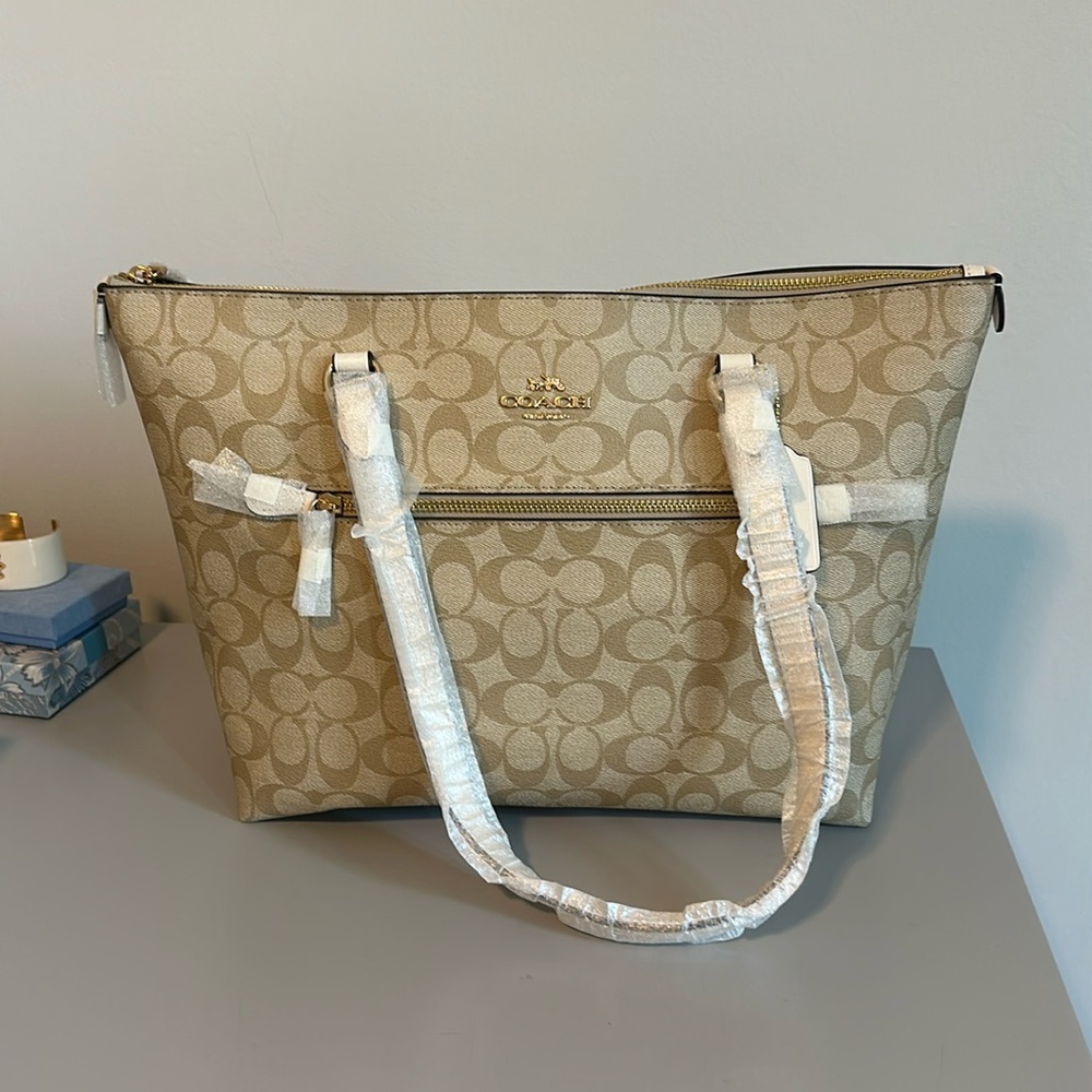 NEW NWT Coach Tote